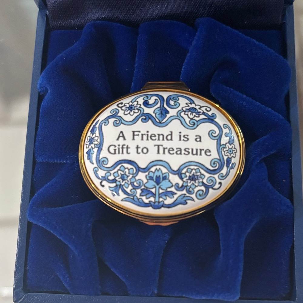Blue and White Decorative Trinket Box by HALCYON DAYS.  In perfect condition.